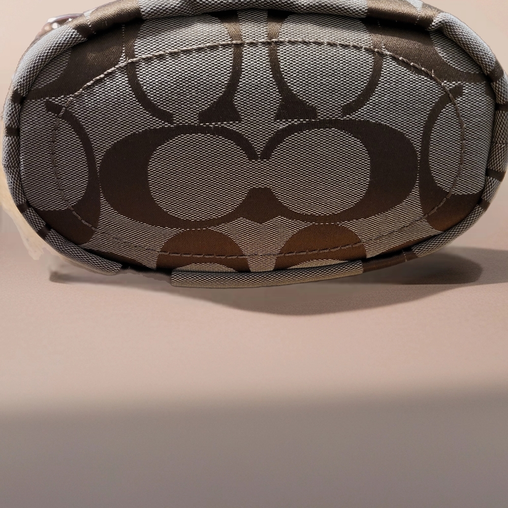 Coach Rugby Stripe Signature Duffle Bag. - Picture 6 of 9